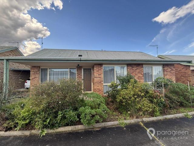 2 BEDROOM 1 BATHROOM UNIT IN TOORA