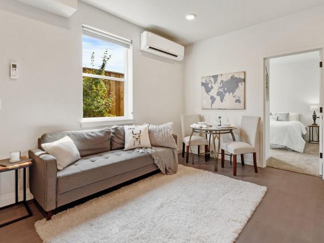 2 Bedroom 1 Bathroom Apartment – Montavilla