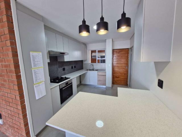 2 Bedroom 1 Bathroom Apartment nestled in the splendour of George! Backup power and water supplies!