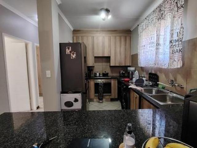 2 bedroom, 1 bathroom apartment to.