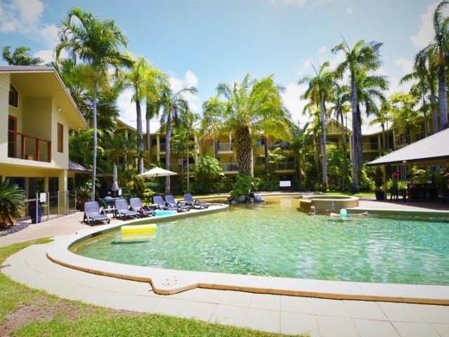 2 BEDROOM: 1 BATHROOM: FULLY FURNISHED: RESORT STYLE LIVING