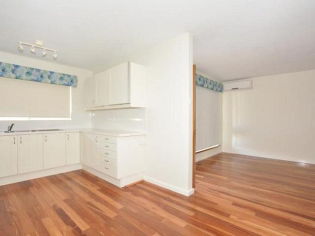 2 Bedroom, 1 Bathroom Ground Floor Apartment