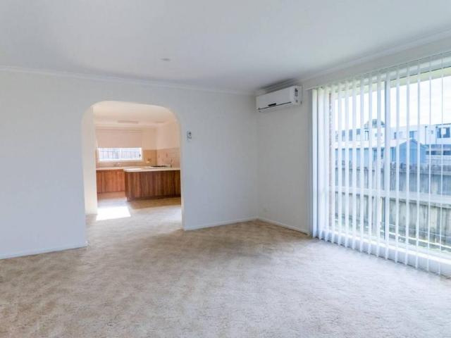 2 Bedroom, 1 Bathroom plus lock up garage