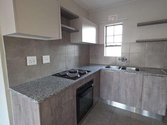 2 bedroom 1st floor unit to rent in Eden Estate