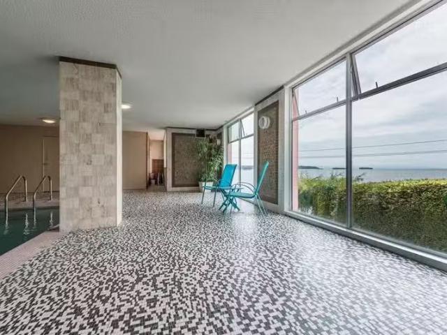 2 Bedroom 2222 Bellevue Avenue