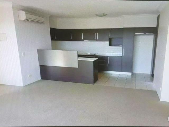2 Bedroom 2 Bath Apartment Right beside Treetop Shopping Centre