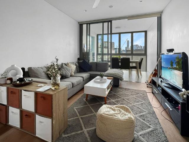 2 Bedroom, 2 Bath + Car