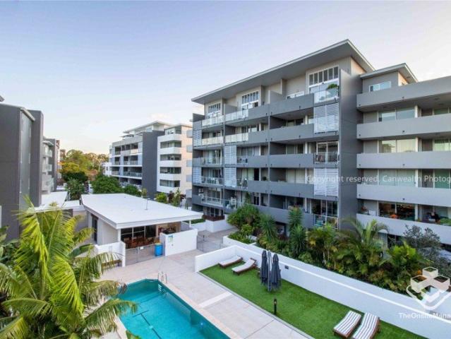 2 BEDROOM 2 BATH UNFURNISHED APARTMENT IN CENTRAL INDOOROOPILLY