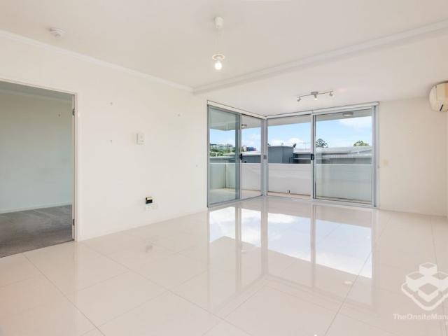 2 BEDROOM 2 BATH UNFURNISHED APARTMENT IN CENTRAL INDOOROOPILLY