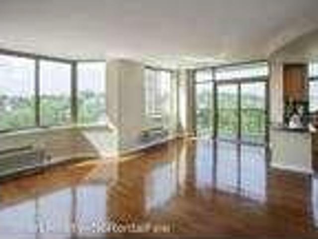 2 Bedroom 2 Bath In Edgewater NJ 07020