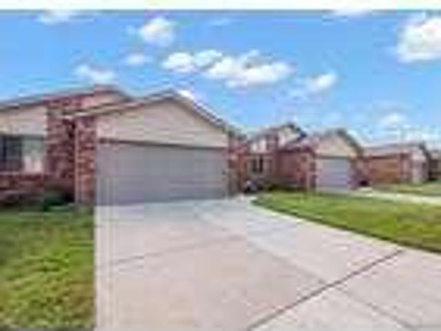 2 Bedroom 2 Bath In Fraser Michigan 48026