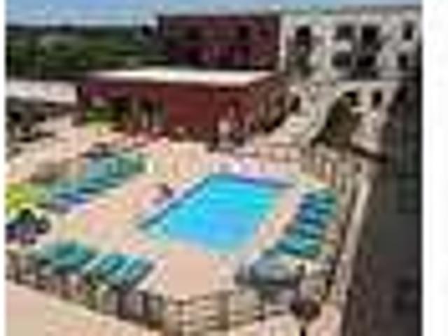 2 Bedroom 2 Bath In Glen Ellyn IL 60137