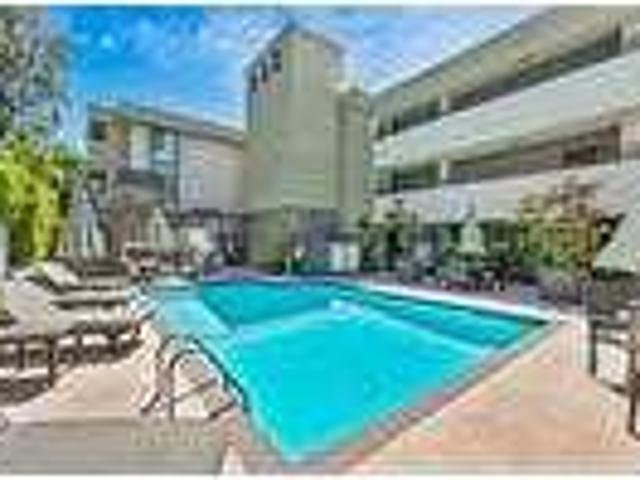 2 Bedroom 2 Bath In Studio City California 91604