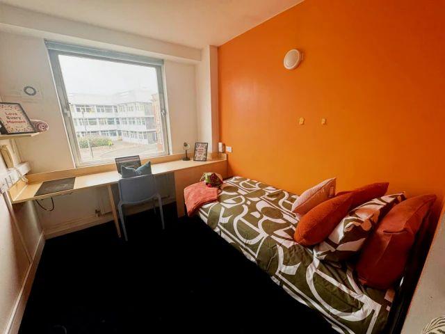 2 Bedroom 2 Bathroom