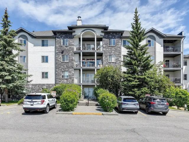 2 Bedroom, 2 Bathroom top floor unit — 2 Bedrooms Condo Unit