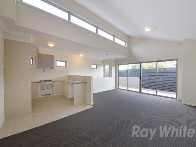 2 Bedroom, 2 Bathroom Townhouse in a Great Position