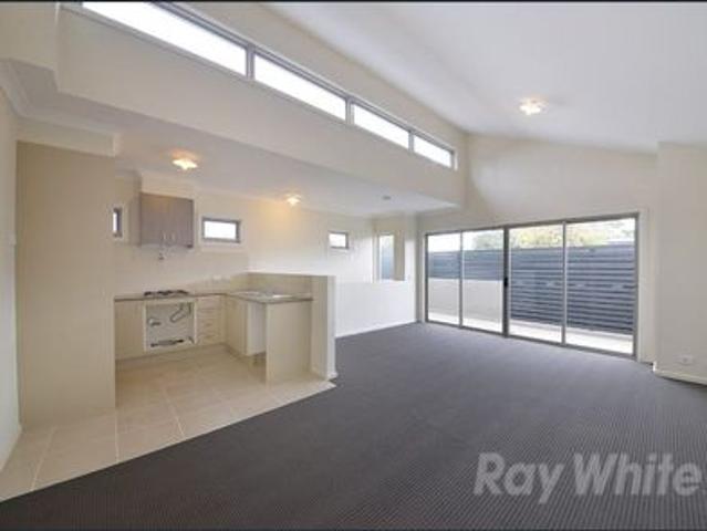 2 Bedroom, 2 Bathroom Townhouse in a Great Position