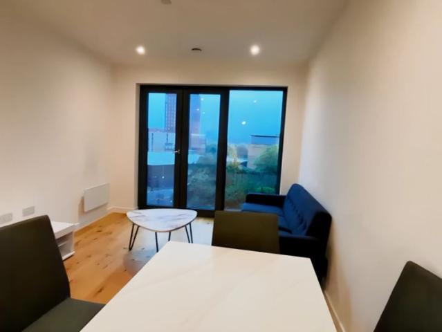 2 Bedroom 2 Bathroom G2