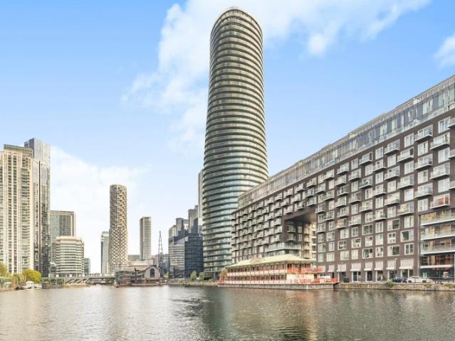 2 bedroom 2 bathroom apartment in Arena Tower