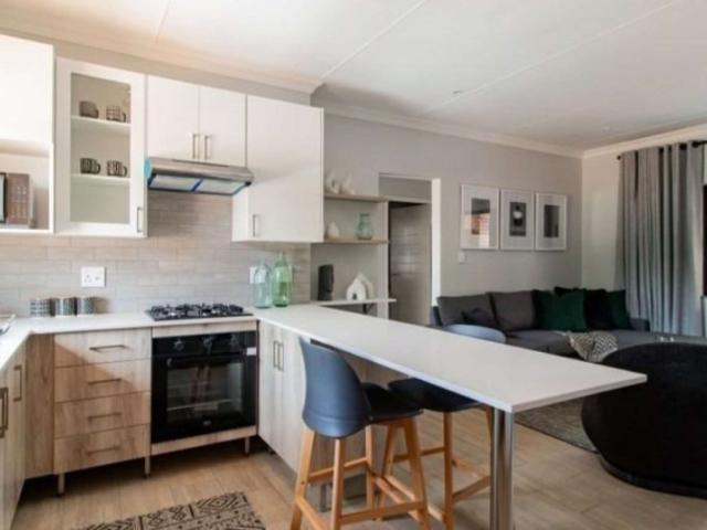 2 Bedroom 2 bathroom for Rental in Ferndale Randburg!