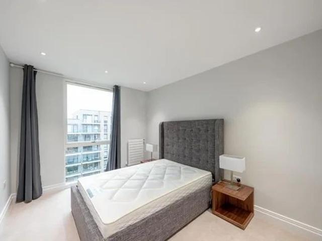 2 Bedroom 2 Bathroom Flat 32