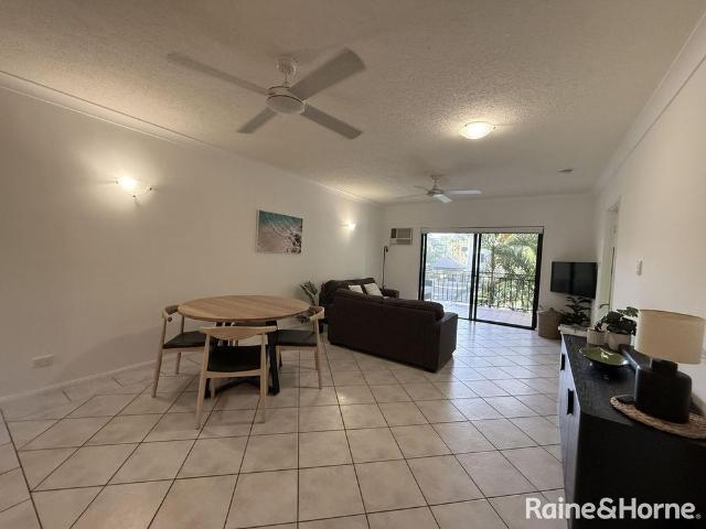 2 BEDROOM: 2 BATHROOM: FULLY FURNISHED: CLOSE TO TOWN & BEACH