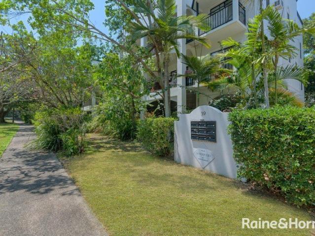 2 BEDROOM: 2 BATHROOM: FULLY FURNISHED: CLOSE TO TOWN & BEACH