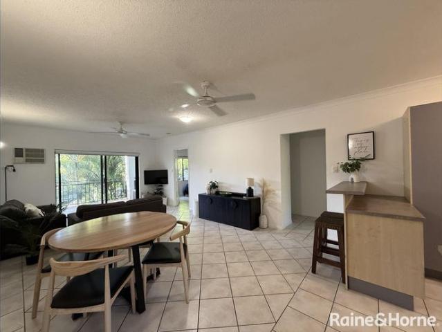 2 BEDROOM: 2 BATHROOM: FULLY FURNISHED: CLOSE TO TOWN & BEACH
