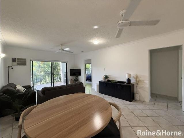 2 BEDROOM: 2 BATHROOM: FULLY FURNISHED: CLOSE TO TOWN & BEACH