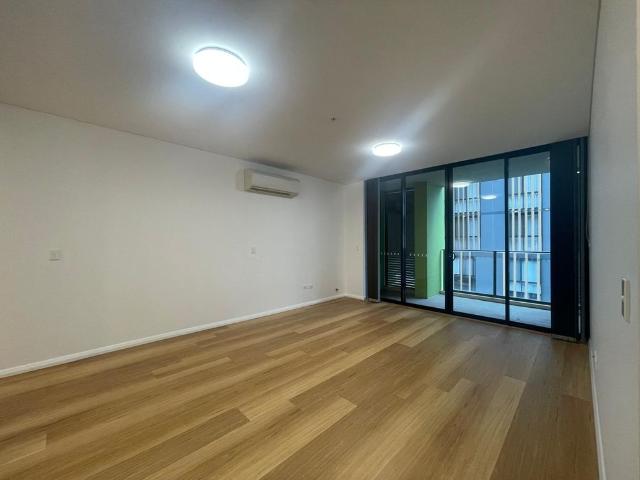 2 Bedroom 2 Bathroom Luxury Apartment at Kogarah For Rent! ! !