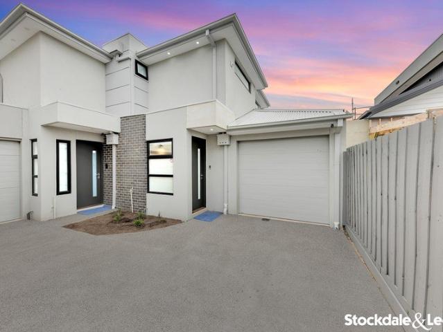 2 BEDROOM 2 BATHROOM MODERN TOWNHOUSE FOR SALE IN LAVERTON !