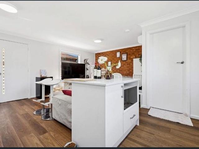 2 Bedroom 2 Level Unit