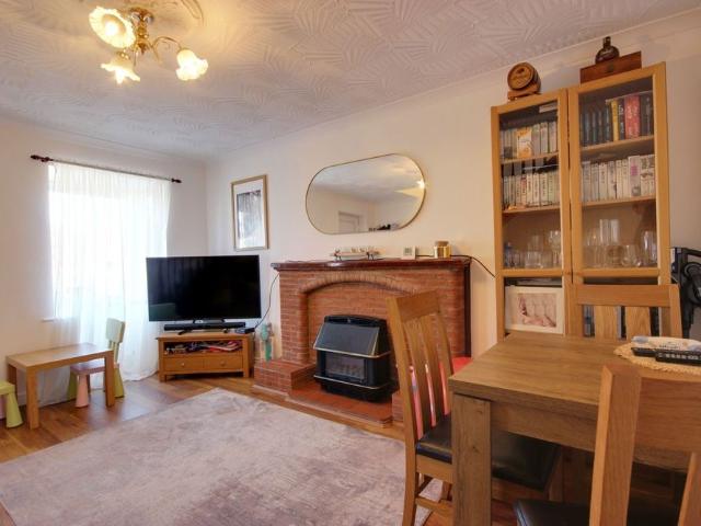 2 Bedroom