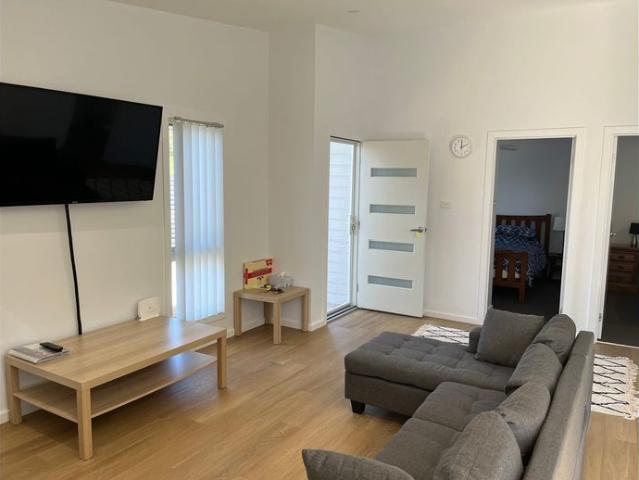 2 bedroom 5 year old Free standing granny flat