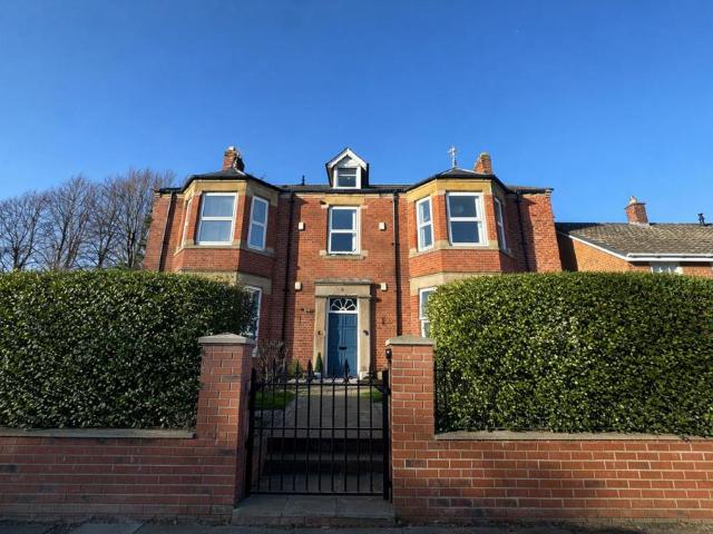 2 Bedroom