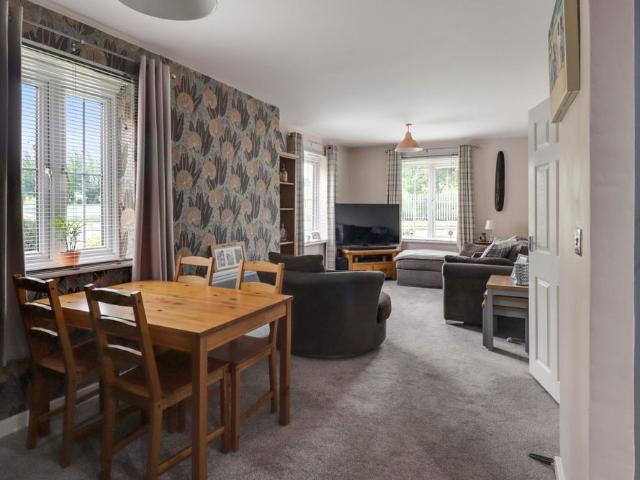 2 Bedroom