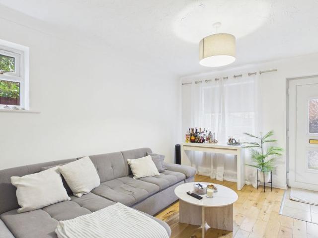 2 Bedroom