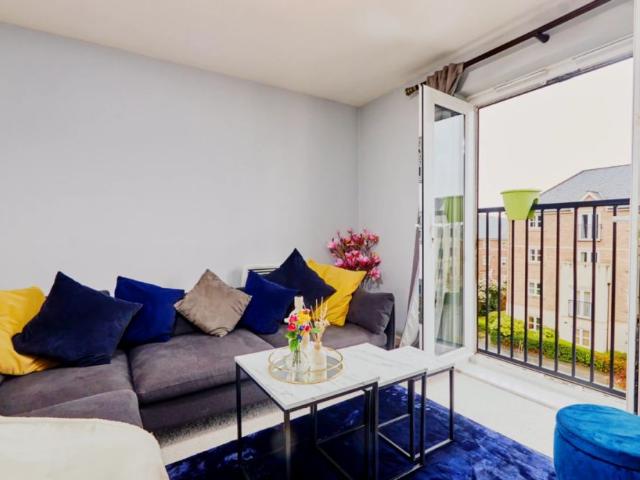 2 Bedroom