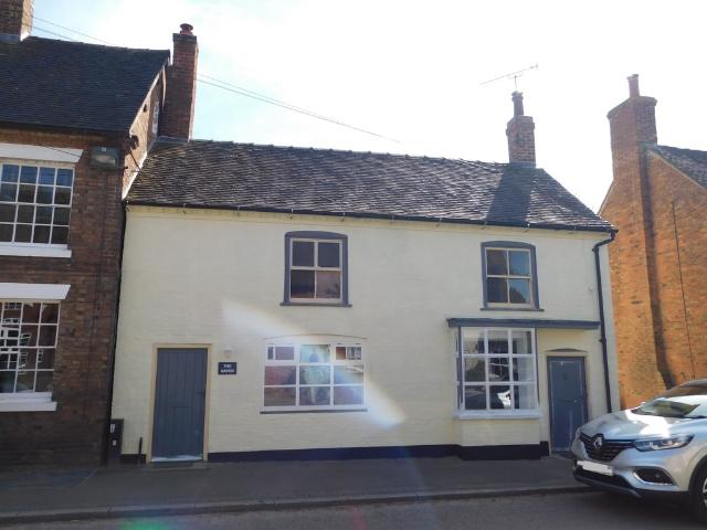 2 bedroom cottage to let