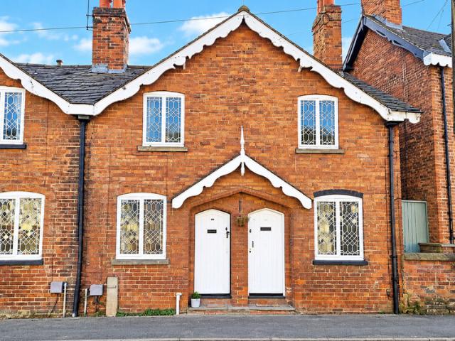 2 bedroom cottage to let