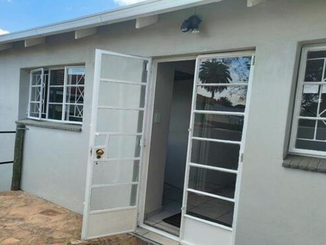 2 Bedroom cottage to rent in Auckland Park, Johannesburg