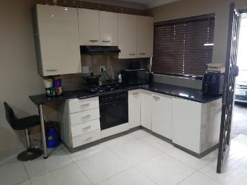 2 Bedroom cottage to rent in Bayview, Chatsworth