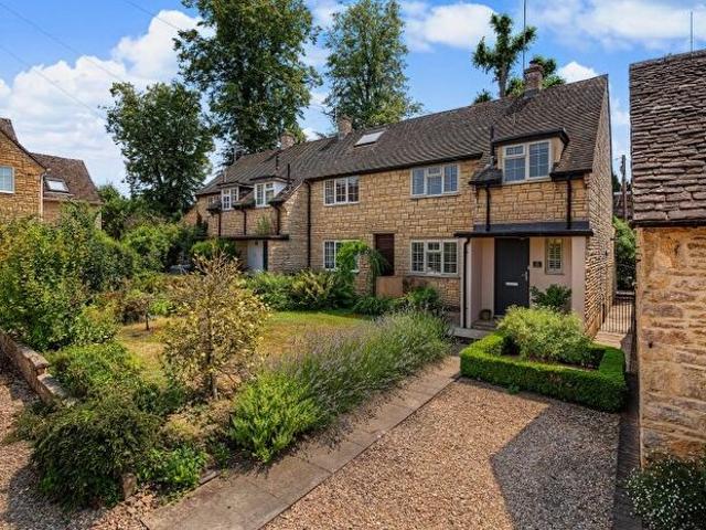 2 Bedroom Cottage To Rent In Church Close, Charlbury, OX7