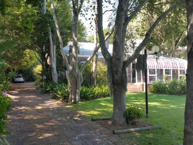 2 Bedroom cottage to rent in Constantia, Cape Town