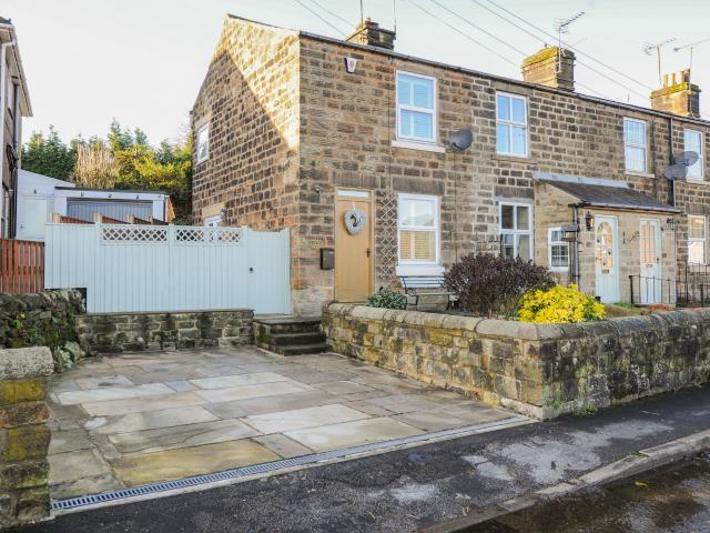2 bedroom cottage to rent in gallery lane holymoorside s42