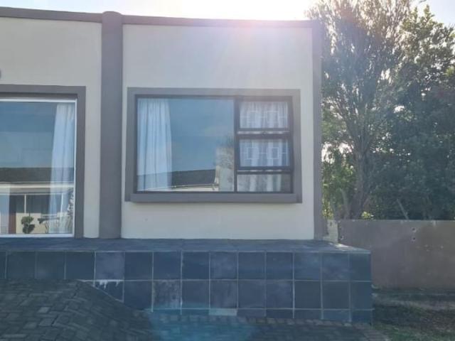 2 Bedroom cottage to rent in Kunene Park, Port Elizabeth