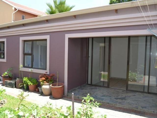 2 Bedroom cottage to rent in Kensington, Johannesburg