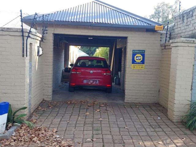 2 Bedroom cottage to rent in Parkwood, Johannesburg