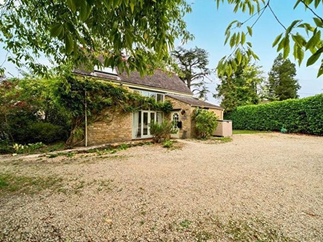 2 Bedroom Cottage To Rent In Shipton U Wychwood, Oxfordshire, OX7