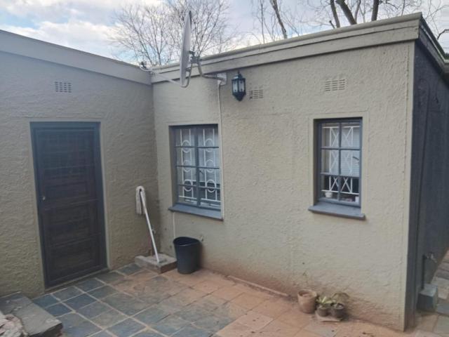 2 Bedroom cottage to rent in Westdene, Bloemfontein